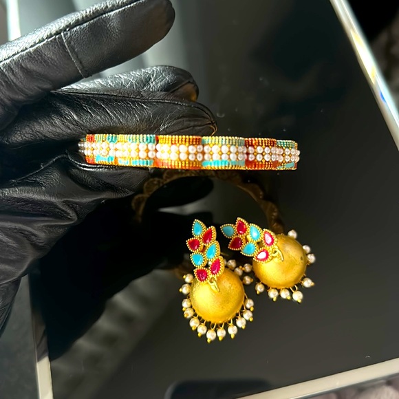 Bracelet and Earrings Set Made in India - Picture 3 of 4